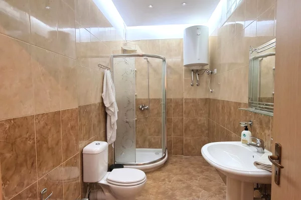 Shtepi me qera Apartament ne Tirane, 2+1, Mobilimi E mobiluar, Pagesa 49,000  Leke.