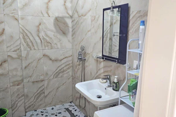 Shtepi me qera Apartament ne Tirane, 2+1, Mobilimi E mobiluar, Pagesa 55,000  Leke.