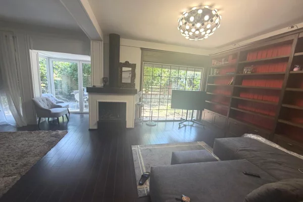 Shtepi me qera Vila Luksoze ne Tirane, 4+1, Mobilimi E mobiluar, Pagesa 3,000  Euro.