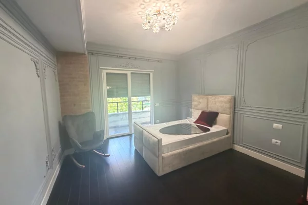 Shtepi me qera Vila Luksoze ne Tirane, 4+1, Mobilimi E mobiluar, Pagesa 3,000  Euro.