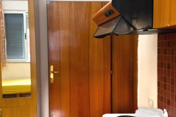 Shtepi me qera Apartament ne Tirane, Garsoniere, Mobilimi E mobiluar, Pagesa 38,000  Leke.