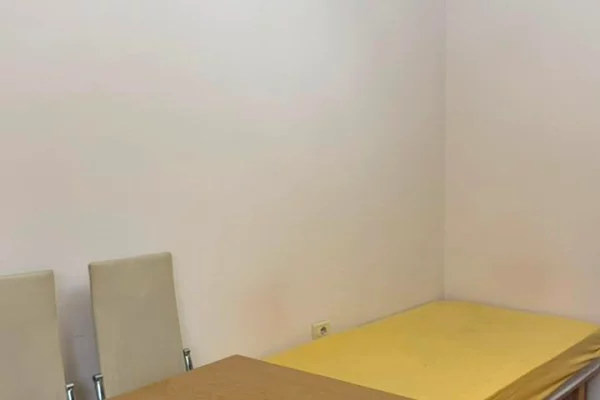Shtepi me qera Apartament ne Tirane, Garsoniere, Mobilimi E mobiluar, Pagesa 38,000  Leke.