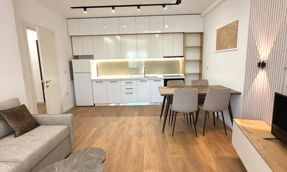 Shtepi me qera Apartament ne Tirane, 2+1, Mobilimi E mobiluar, Pagesa 75,000  Leke.
