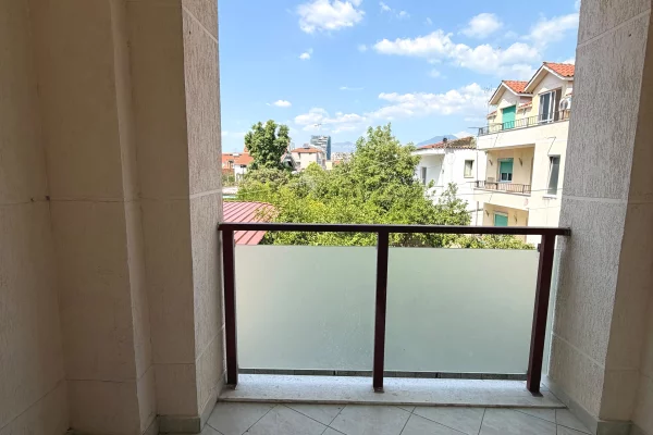 Shtepi ne shitje Apartament ne Tirane, 1+1, Mobilimi E mobiluar, Pagesa 158,000  Euro.