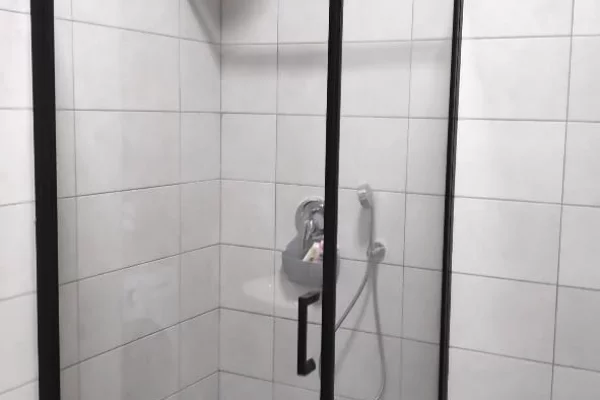 Shtepi me qera Penthose(kati i fundit panoramik) ne Tirane, 2+1, Mobilimi E mobiluar, Pagesa 85,000  Leke.
