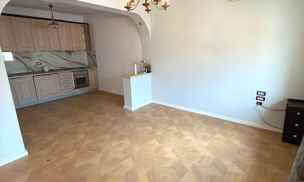 House for Sale Apartment in Tirana, 2+1, Furniture Furnished, Payment 165,000  Euro.