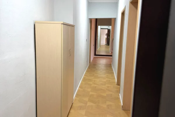 House for Sale Apartment in Tirana, 2+1, Furniture Furnished, Payment 165,000  Euro.