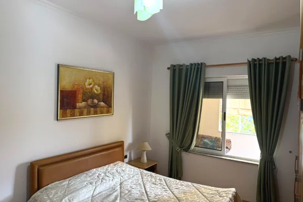 Shtepi me qera Apartament ne Tirane, 2+1, Mobilimi E mobiluar, Pagesa 60,000  Leke.
