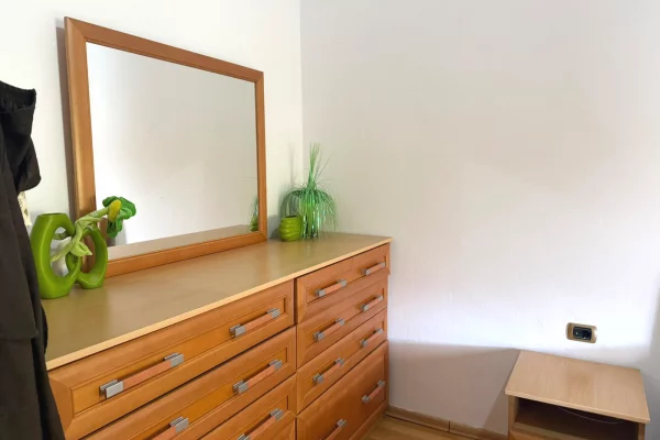 Shtepi me qera Apartament ne Tirane, 2+1, Mobilimi E mobiluar, Pagesa 60,000  Leke.