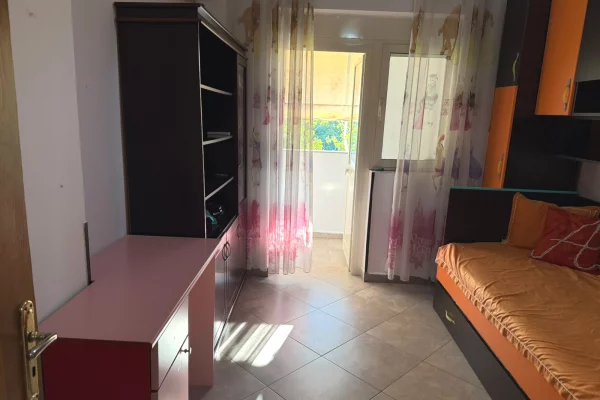 Shtepi me qera Apartament ne Tirane, 2+1, Mobilimi E mobiluar, Pagesa 60,000  Leke.
