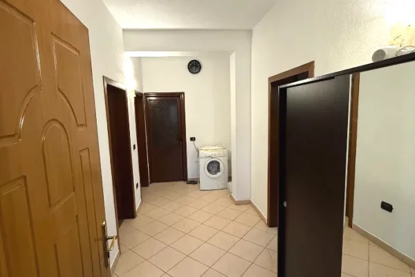Shtepi me qera Apartament ne Tirane, 2+1, Mobilimi E mobiluar, Pagesa 55,000  Leke.