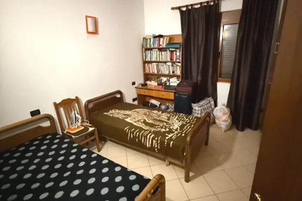Shtepi me qera Apartament ne Tirane, 2+1, Mobilimi E mobiluar, Pagesa 55,000  Leke.
