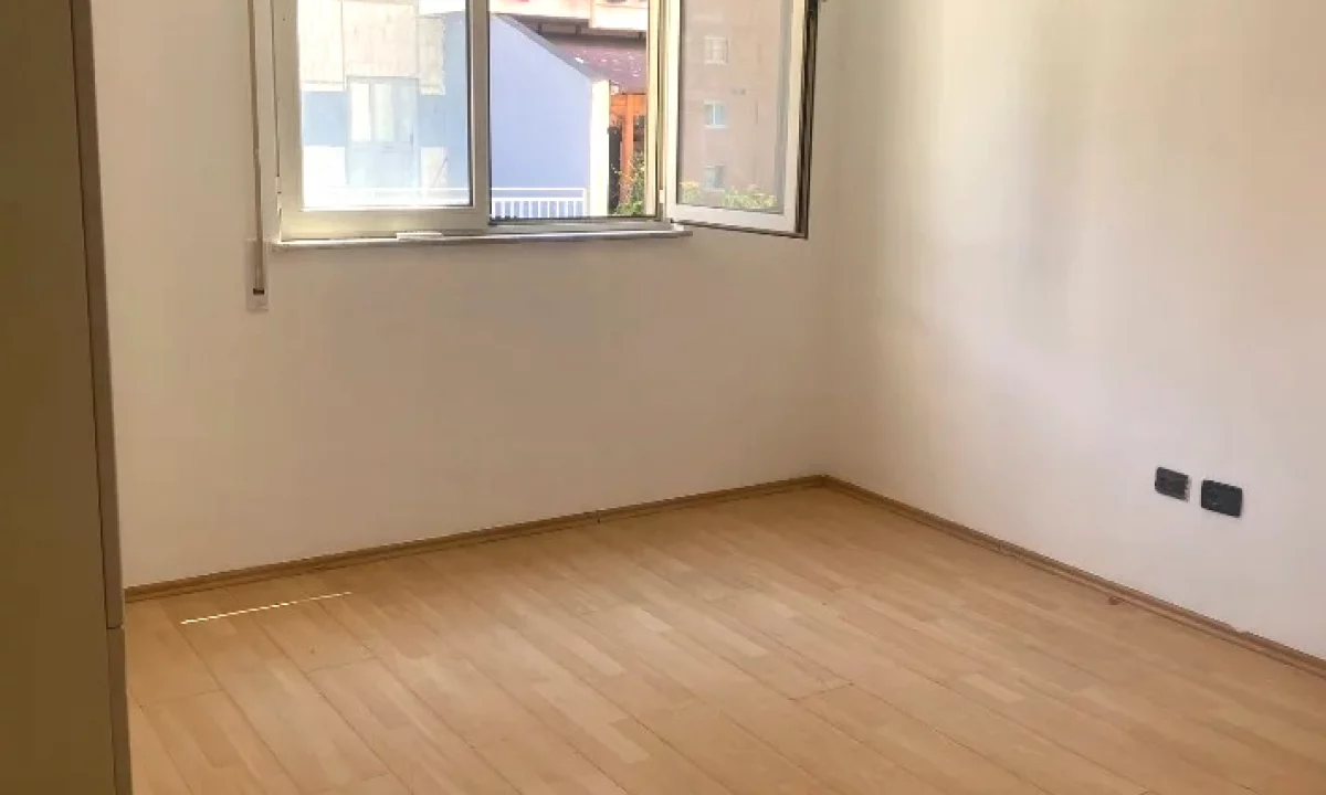 Jepet apartament 2+1 me qira tek Brryli 