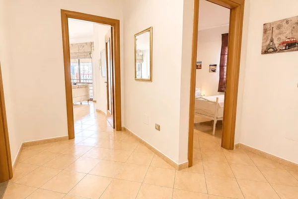Shtepi me qera Apartament ne Tirane, 2+1, Mobilimi E mobiluar, Pagesa 850  Euro.