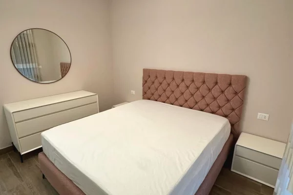 Shtepi me qera Apartament ne Tirane, 1+1, Mobilimi E mobiluar, Pagesa 900  Euro.