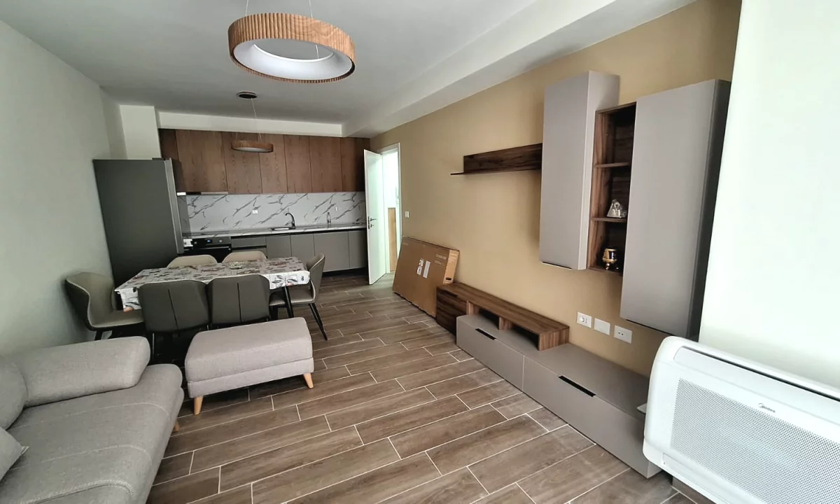 Shtepi me qera Apartament ne Tirane, 2+1, Mobilimi E mobiluar, Pagesa 55,000  Leke.