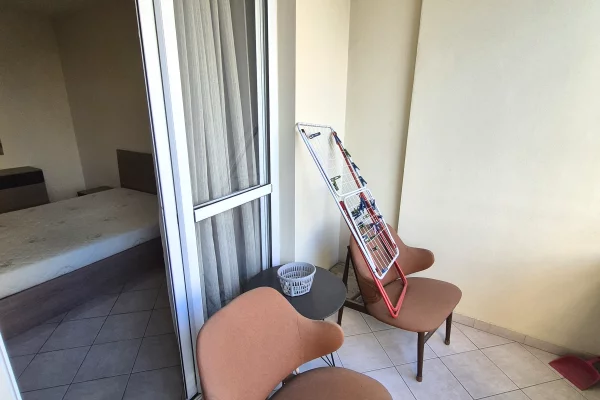 Shtepi ne shitje Apartament ne Tirane, 1+1, Mobilimi E mobiluar, Pagesa 115,000  Euro.