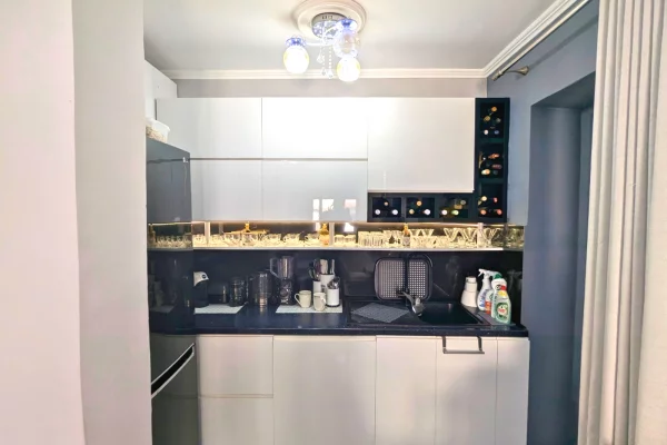 Shtepi ne shitje Apartament ne Vlore, 1+1, Mobilimi E mobiluar, Pagesa 88,000,000  Leke.