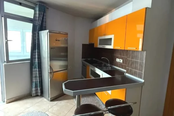 Shtepi me qera Apartament ne Tirane, 2+1, Mobilimi E mobiluar, Pagesa 65,000  Leke.