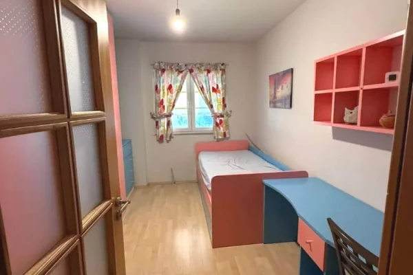 Shtepi me qera Apartament ne Tirane, 2+1, Mobilimi E mobiluar, Pagesa 65,000  Leke.