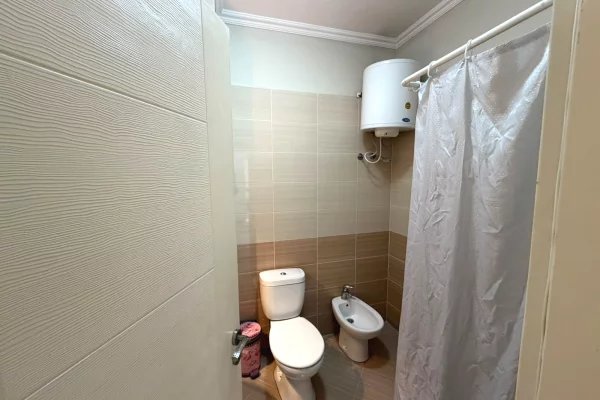 Shtepi me qera Apartament ne Tirane, 2+1, Mobilimi E mobiluar, Pagesa 50,000  Leke.