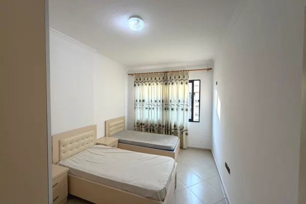 Shtepi me qera Apartament ne Tirane, 2+1, Mobilimi E mobiluar, Pagesa 50,000  Leke.