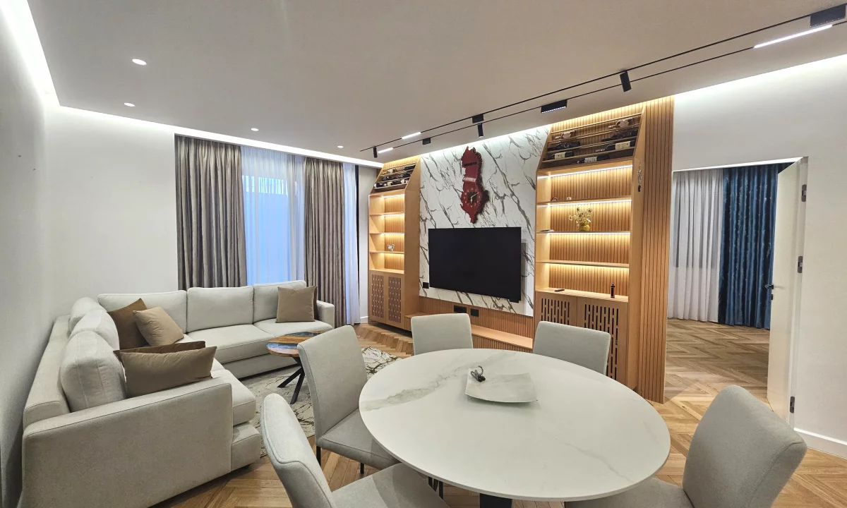 Shtepi ne shitje Apartament ne Tirane, 2+1, Mobilimi E mobiluar, Pagesa 185,000  Euro.