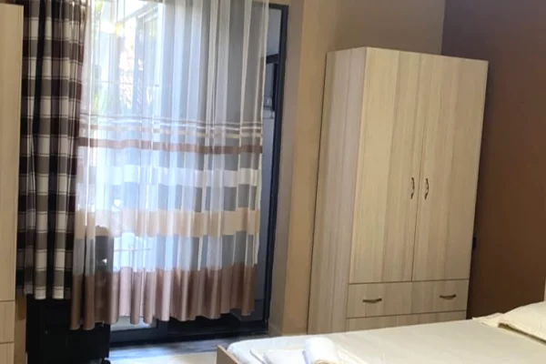 Shtepi me qera Apartament ne Tirane, 1+1, Mobilimi E mobiluar, Pagesa 500  Euro.