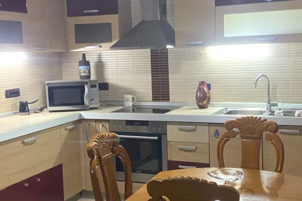 Shtepi me qera Apartament ne Tirane, 1+1, Mobilimi E mobiluar, Pagesa 500  Euro.
