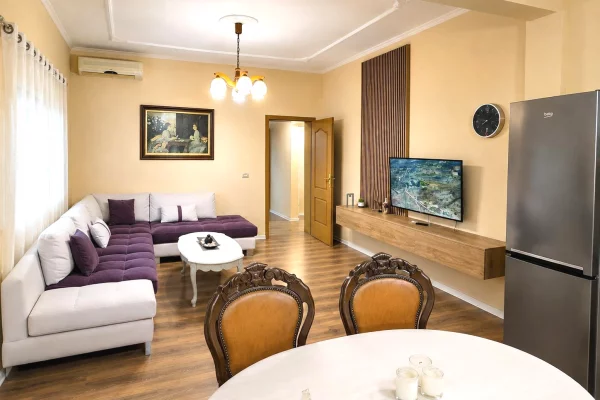 Shtepi me qera 3+1 ne Tirane - 850 Euro