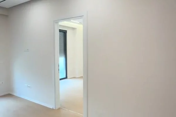 House for Sale Apartment in Tirana, 1+1, Furniture Emty, Payment 135,000  Euro.