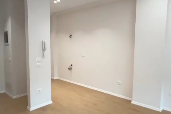 House for Sale Apartment in Tirana, 1+1, Furniture Emty, Payment 135,000  Euro.