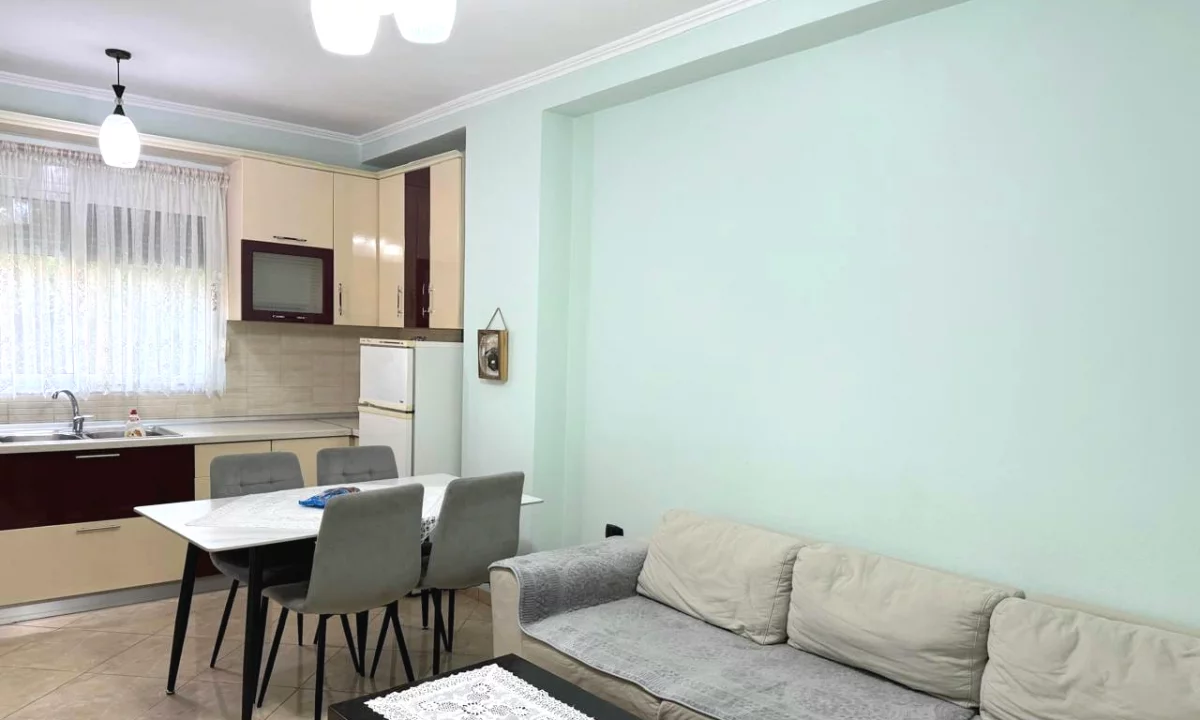 Shtepi me qera Apartament ne Tirane, 2+1, Mobilimi E mobiluar, Pagesa 55,000  Leke.