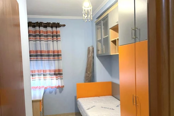 Shtepi me qera Apartament ne Tirane, 2+1, Mobilimi E mobiluar, Pagesa 55,000  Leke.