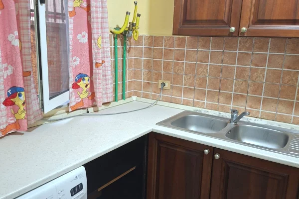 Shtepi me qera Apartament ne Tirane, 2+1, Mobilimi E mobiluar, Pagesa 65,000  Leke.