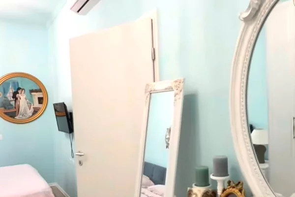 Shtepi ne shitje Apartament ne Tirane, 2+1, Mobilimi E mobiluar, Pagesa 180,000  Euro.