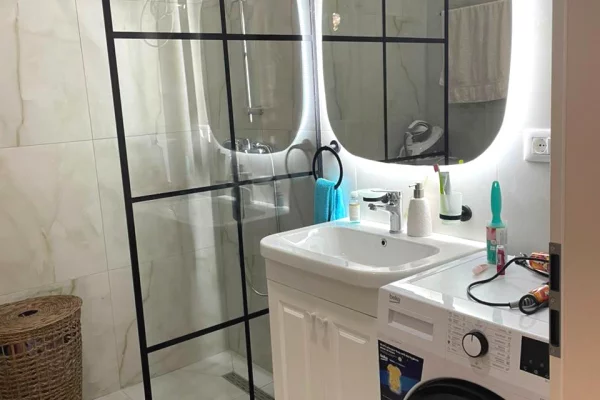 Shtepi ne shitje Apartament ne Tirane, 2+1, Mobilimi E mobiluar, Pagesa 180,000  Euro.