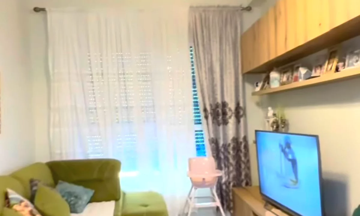 Shtepi ne shitje Apartament ne Tirane, 2+1, Mobilimi E mobiluar, Pagesa 180,000  Euro.