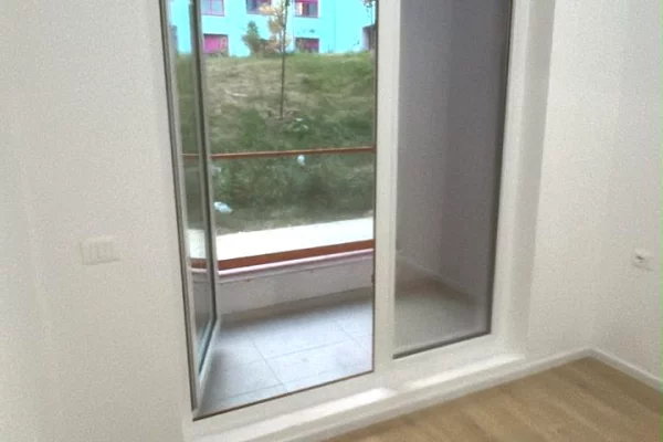 Shtepi me qera Apartament ne Tirane, 1+1, Mobilimi Pjeserisht e mobiluar, Pagesa 35,000  Leke.