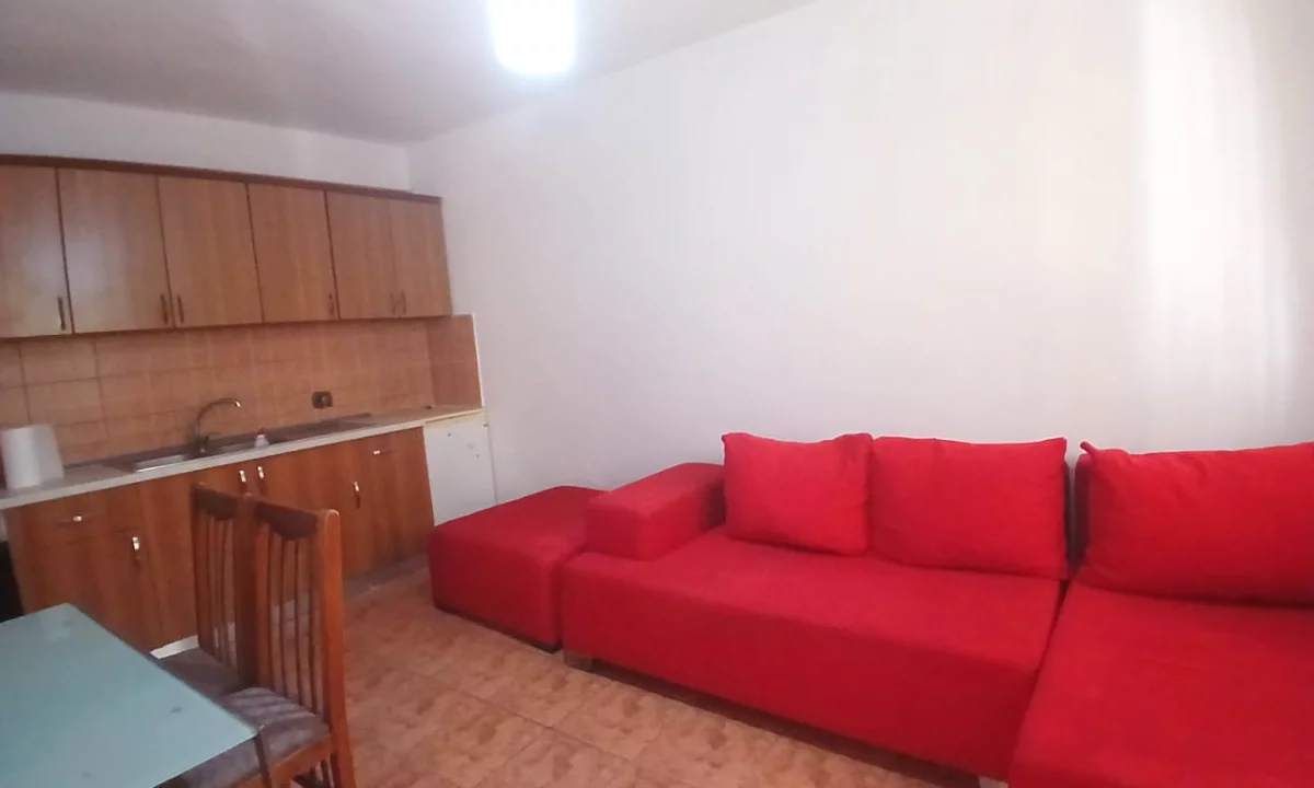 Shtepi me qera Apartament ne Tirane, 1+1, Mobilimi E mobiluar, Pagesa 40,000  Leke.
