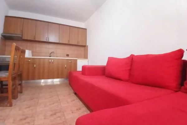 Shtepi me qera Apartament ne Tirane, 1+1, Mobilimi E mobiluar, Pagesa 40,000  Leke.