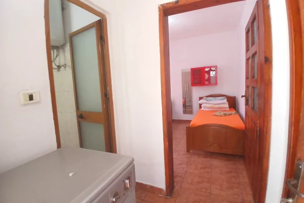 Shtepi me qera Apartament ne Tirane, 1+1, Mobilimi E mobiluar, Pagesa 40,000  Leke.