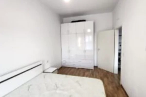 Shtepi ne shitje Apartament ne Tirane, 1+1, Mobilimi E mobiluar, Pagesa 135,000  Euro.