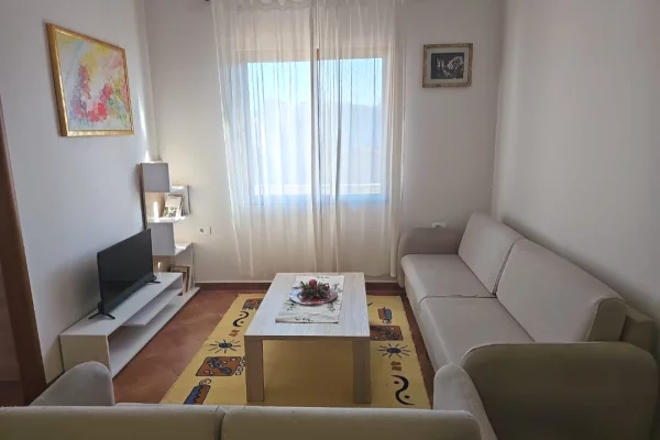 JEPET ME QERA APARTAMENT 2+1+kend gatimi me vete📍Prane Komuna e Parisit 