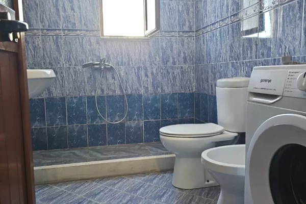 Shtepi me qera Apartament ne Tirane, 2+1, Mobilimi E mobiluar, Pagesa 65,000  Leke.