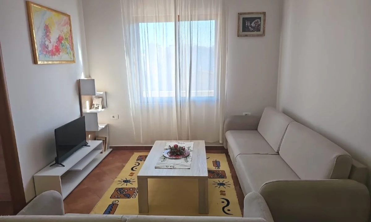 Shtepi me qera Apartament ne Tirane, 2+1, Mobilimi E mobiluar, Pagesa 65,000  Leke.