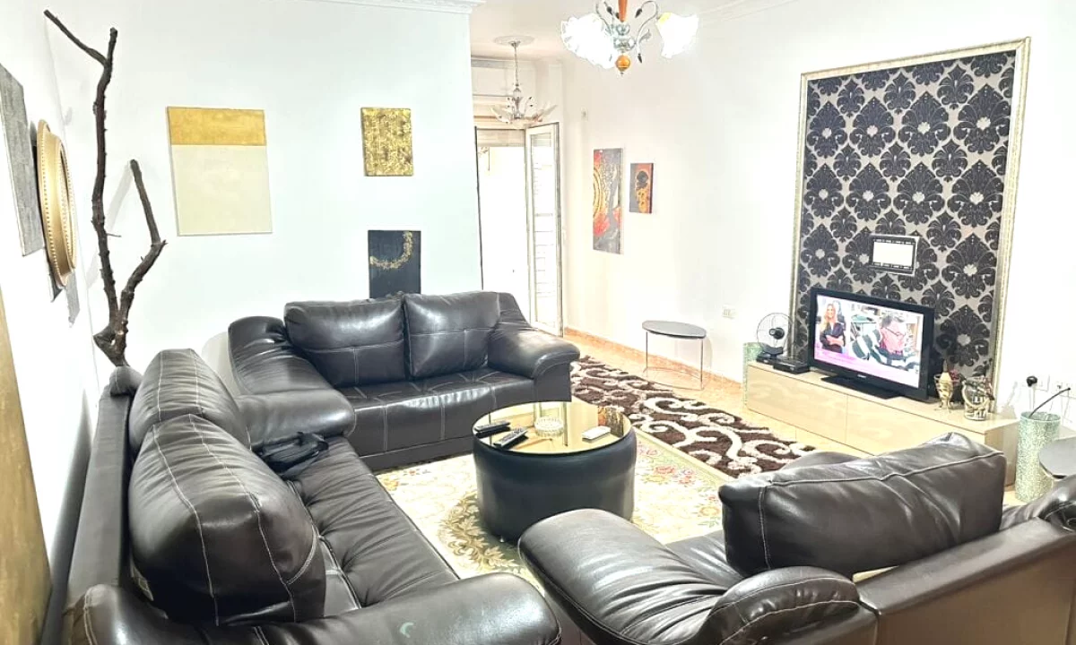 Shtepi me qera Apartament ne Tirane, 2+1, Mobilimi E mobiluar, Pagesa 70,000  Leke.