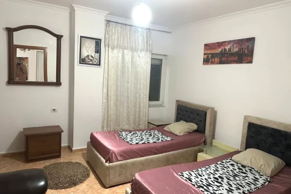 Shtepi me qera Apartament ne Tirane, 2+1, Mobilimi E mobiluar, Pagesa 70,000  Leke.