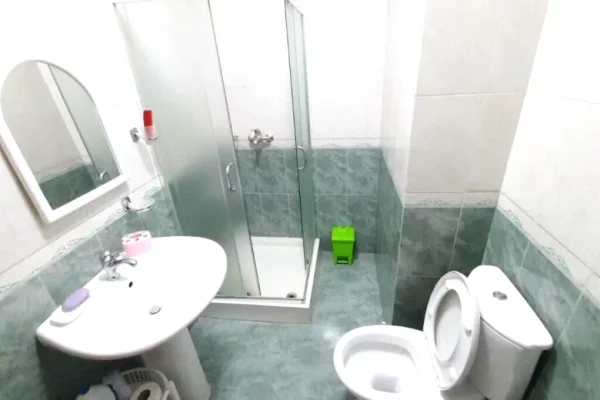 Shtepi me qera Apartament ne Tirane, 2+1, Mobilimi E mobiluar, Pagesa 70,000  Leke.