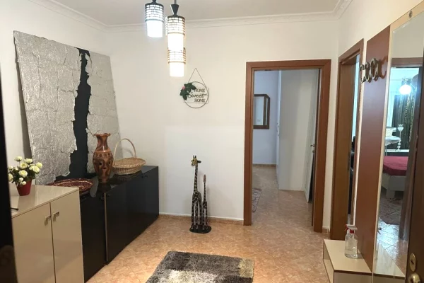 Shtepi me qera Apartament ne Tirane, 2+1, Mobilimi E mobiluar, Pagesa 70,000  Leke.